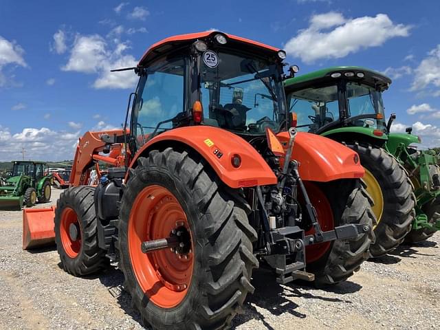Image of Kubota M7.152 Deluxe equipment image 3