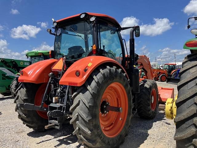 Image of Kubota M7.152 Deluxe equipment image 2