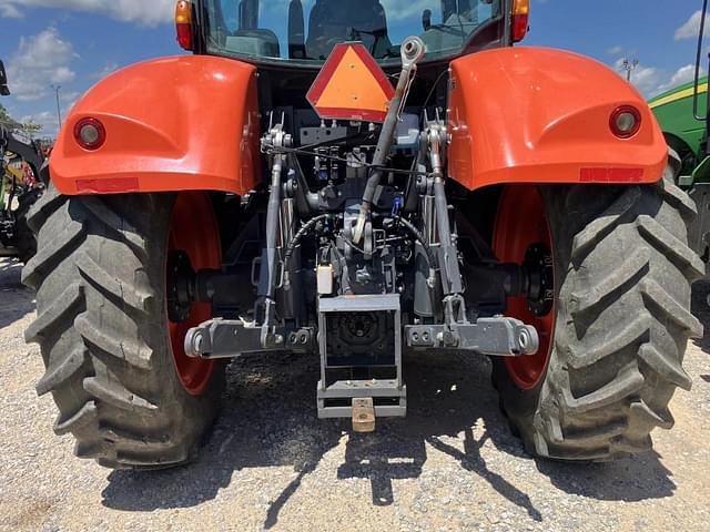 Image of Kubota M7.152 Deluxe equipment image 4