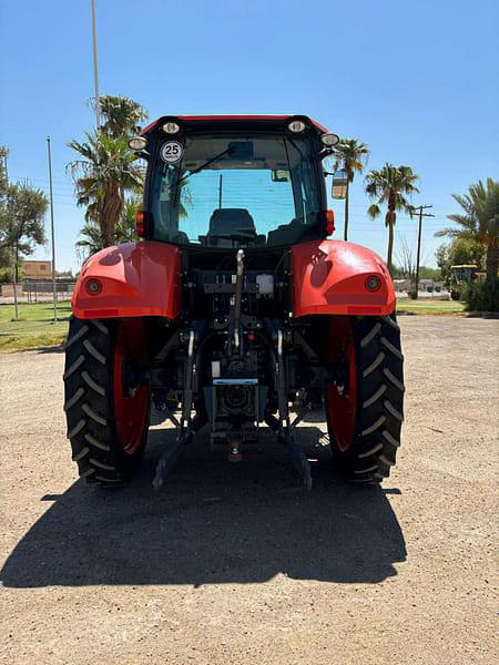 Image of Kubota M7.152 Deluxe equipment image 3