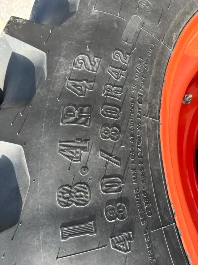 Image of Kubota M7.152 equipment image 4