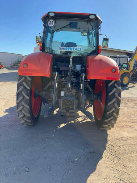 Image of Kubota M7.154 Deluxe equipment image 3