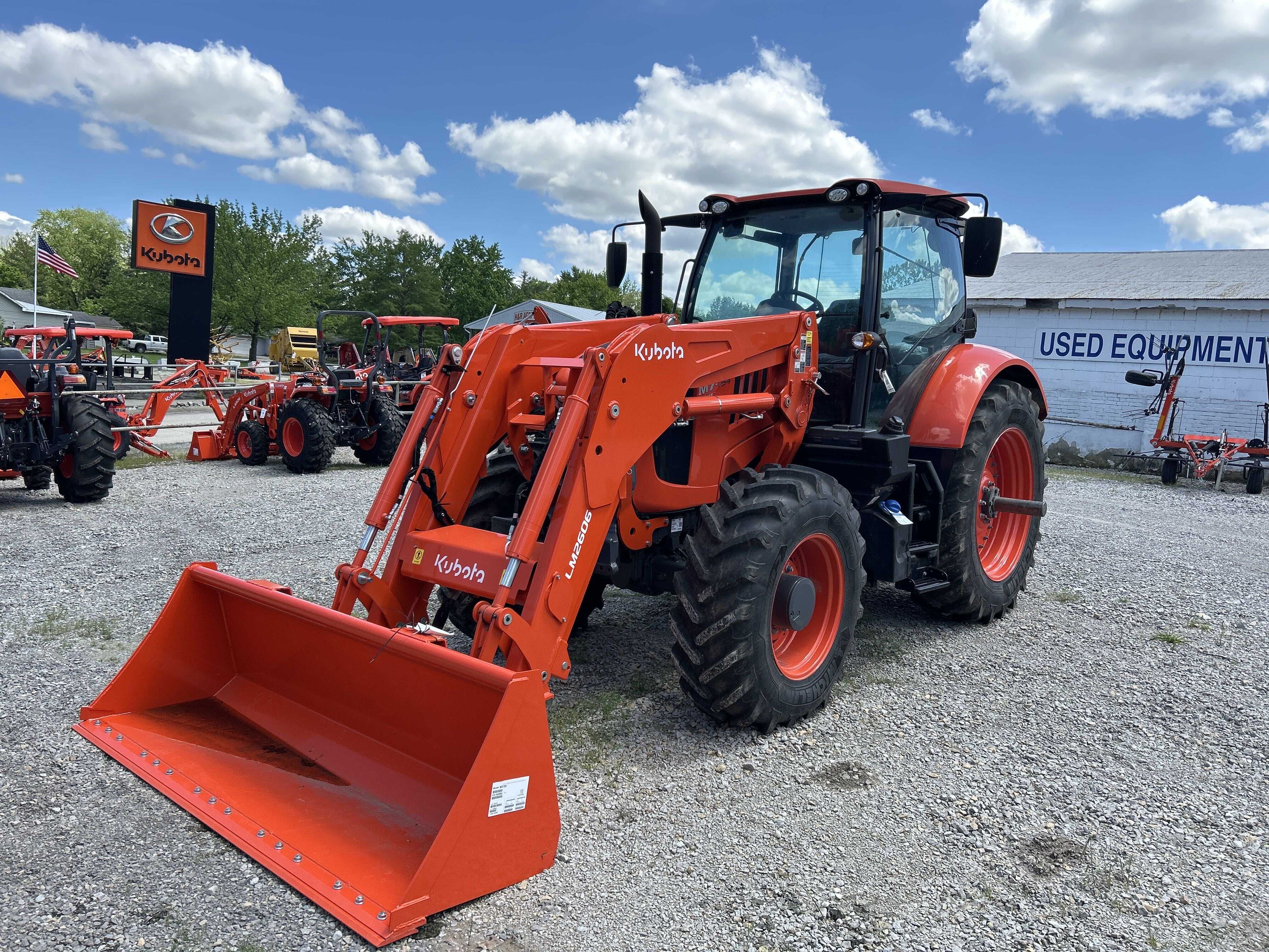 Kubota M7.154 Deluxe Equipment Image0