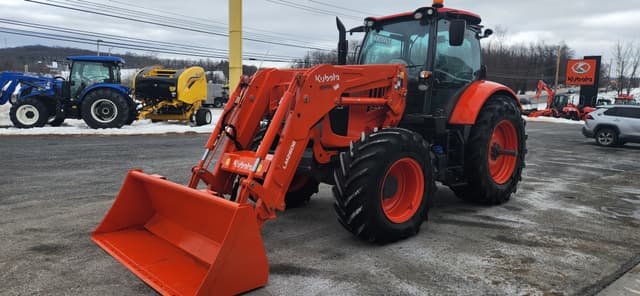 Image of Kubota M7.154 Deluxe equipment image 2