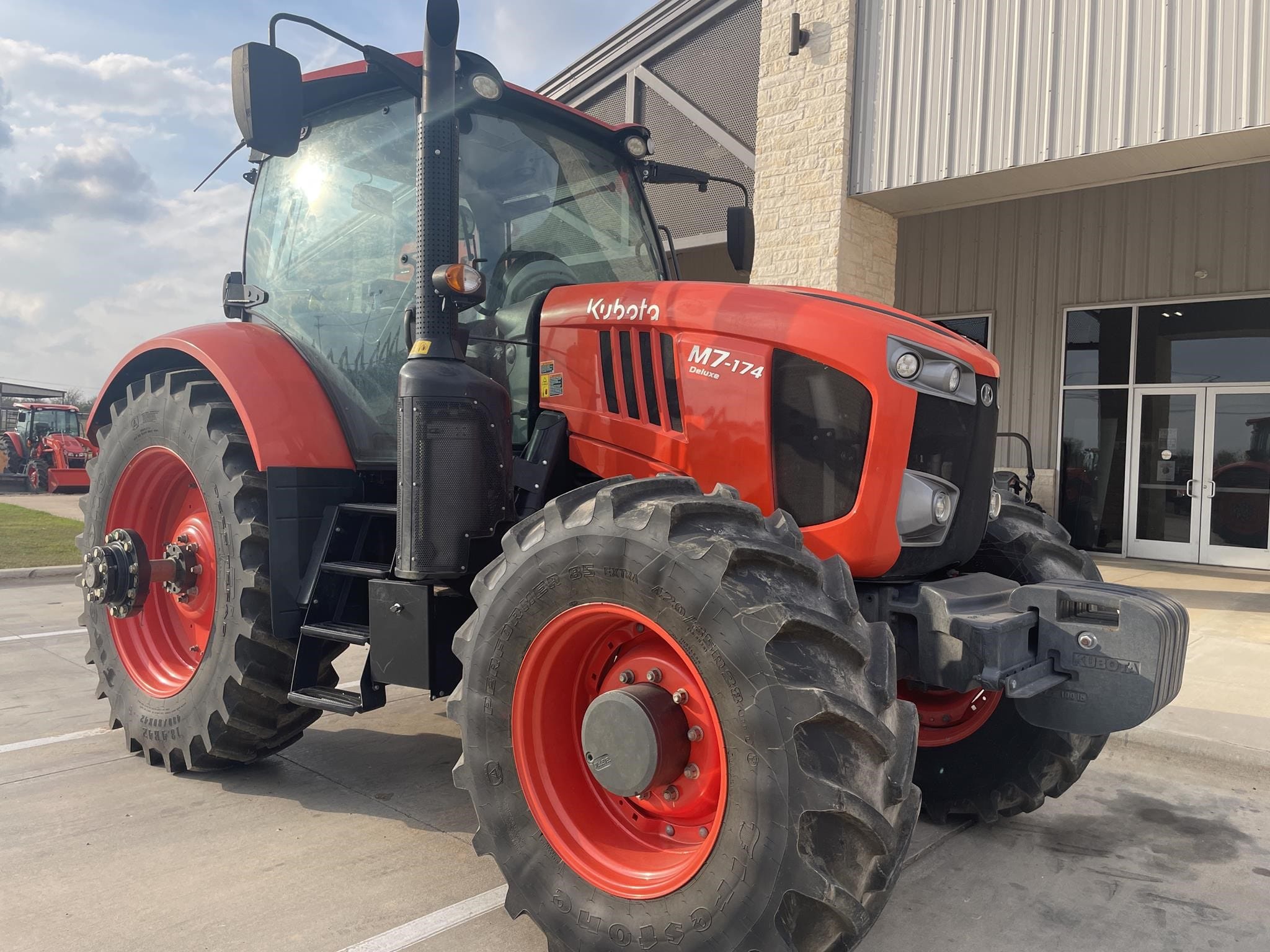 2023 Kubota M7.171 Equipment Image0