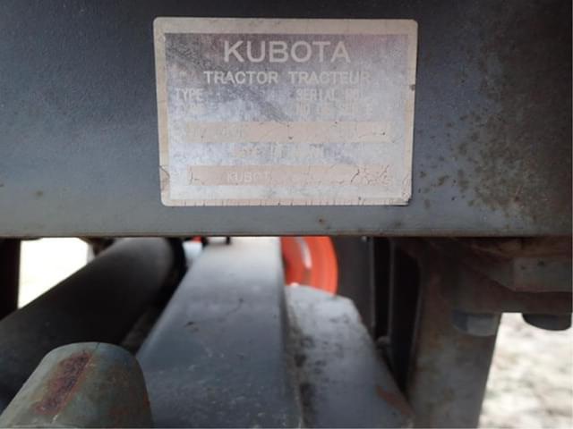 Image of Kubota M7040 equipment image 4
