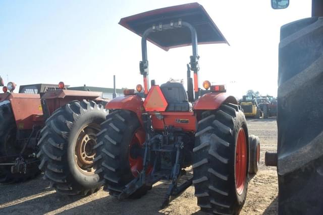 Image of Kubota M7040 equipment image 2