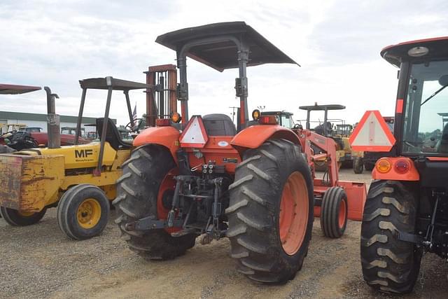 Image of Kubota M7040 equipment image 2