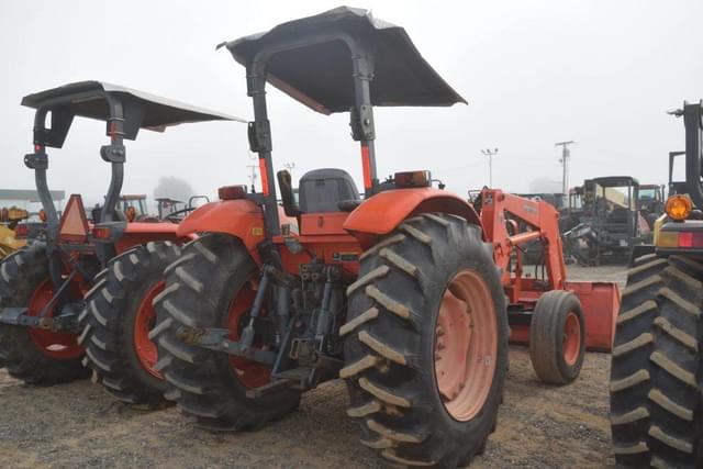 Image of Kubota M7040 equipment image 2