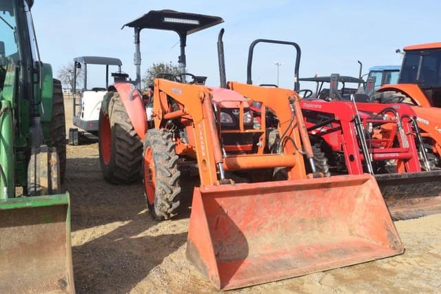 Image of Kubota M7040 equipment image 4