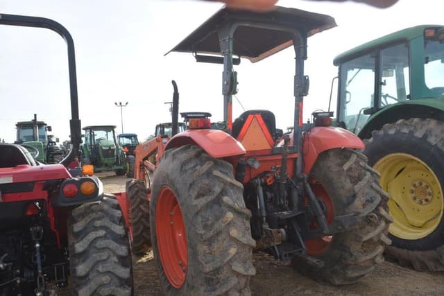 Image of Kubota M7040 equipment image 2