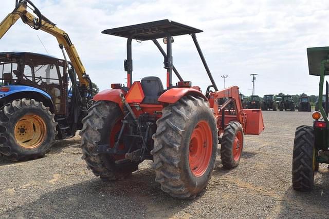 Image of Kubota M7040 equipment image 2