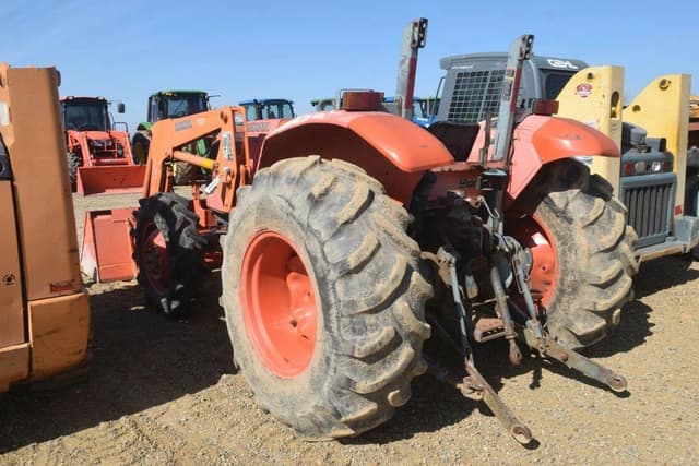 Image of Kubota M7040 equipment image 1