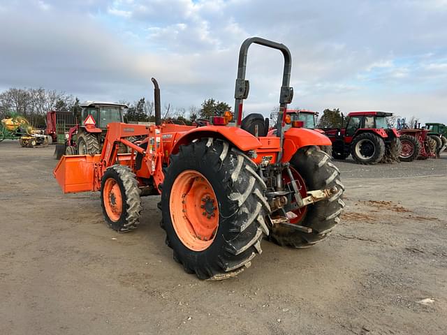 Image of Kubota M7040 equipment image 2