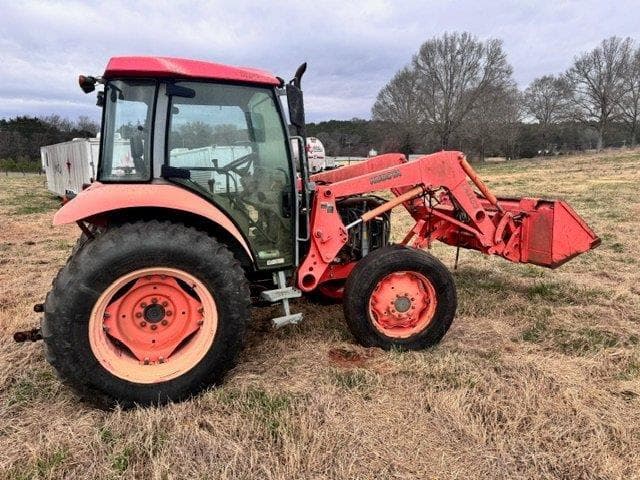 Image of Kubota M7040 Primary image