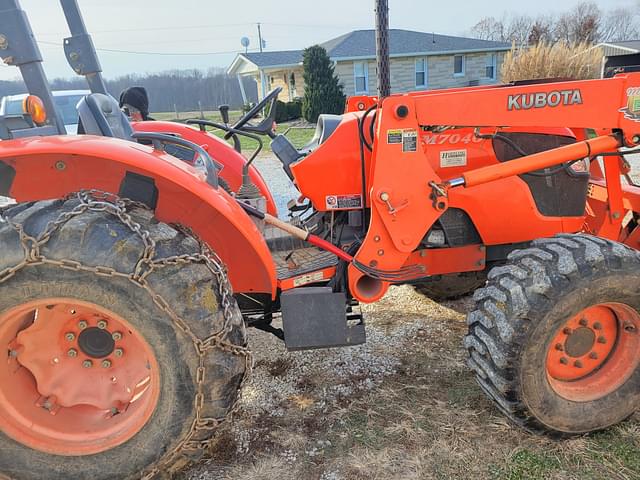 Image of Kubota M7040 equipment image 1