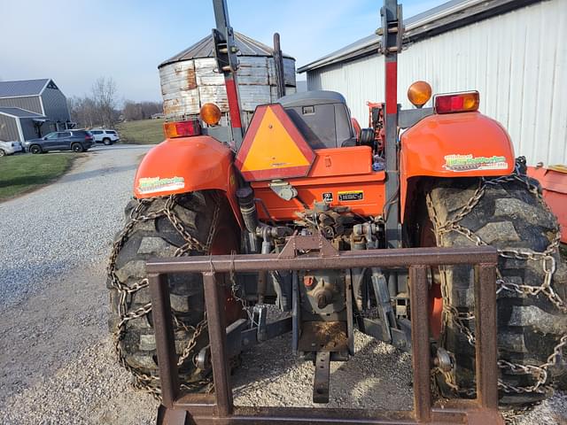 Image of Kubota M7040 equipment image 3