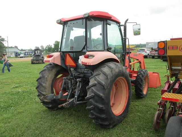 Image of Kubota M7040 equipment image 2