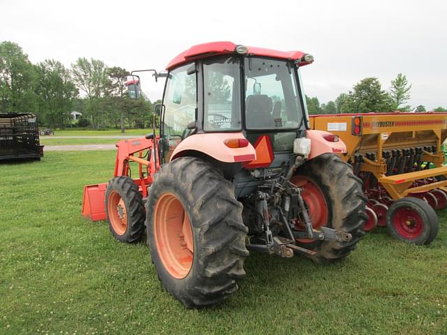 Image of Kubota M7040 equipment image 3