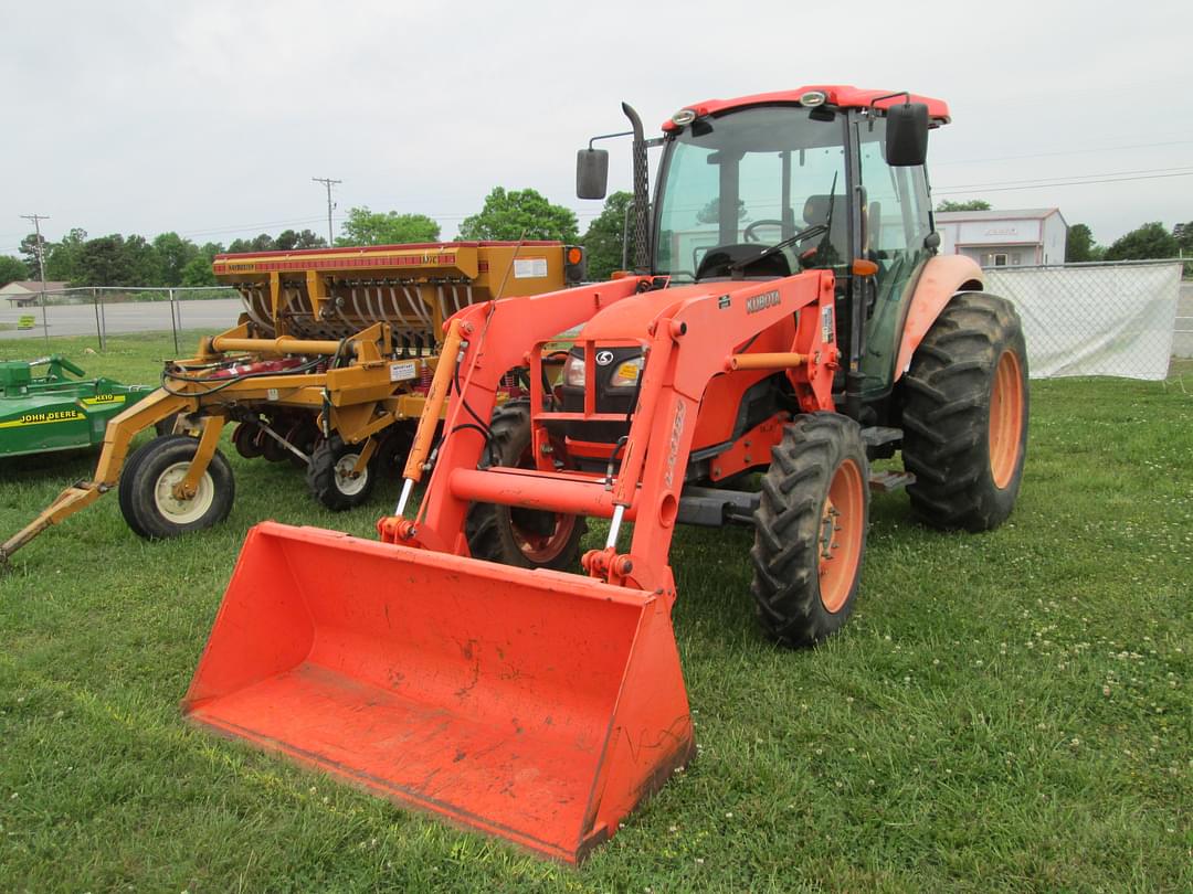 Image of Kubota M7040 Primary image