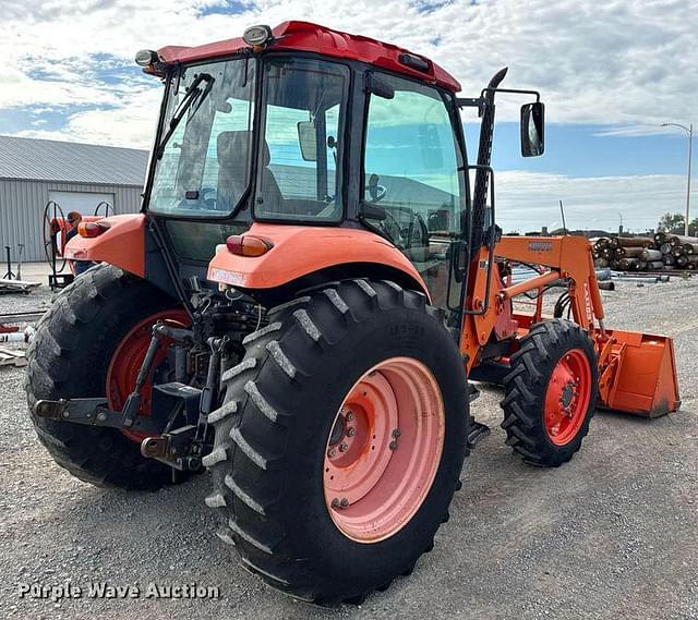 Image of Kubota M7040 equipment image 4