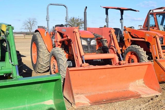 Image of Kubota M7040 equipment image 3