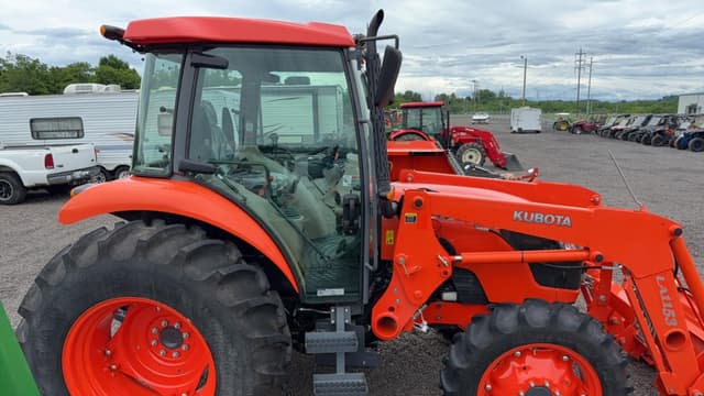 Image of Kubota M7040 equipment image 4