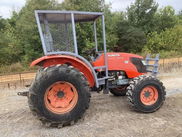 Image of Kubota M7040 equipment image 2