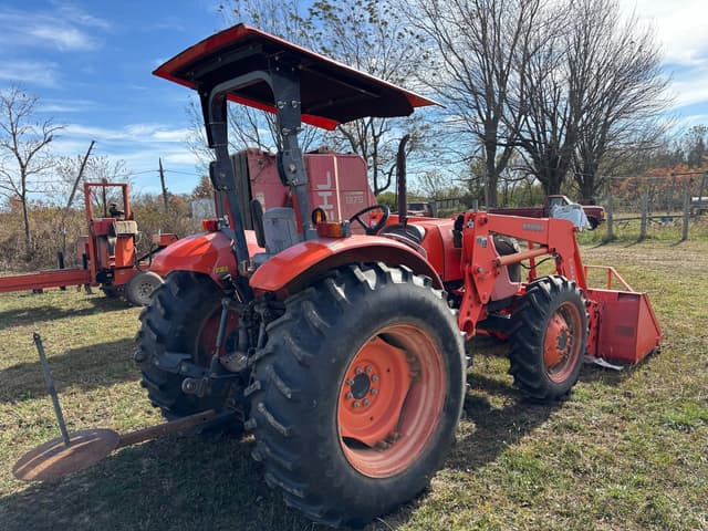 Image of Kubota M7040 equipment image 4