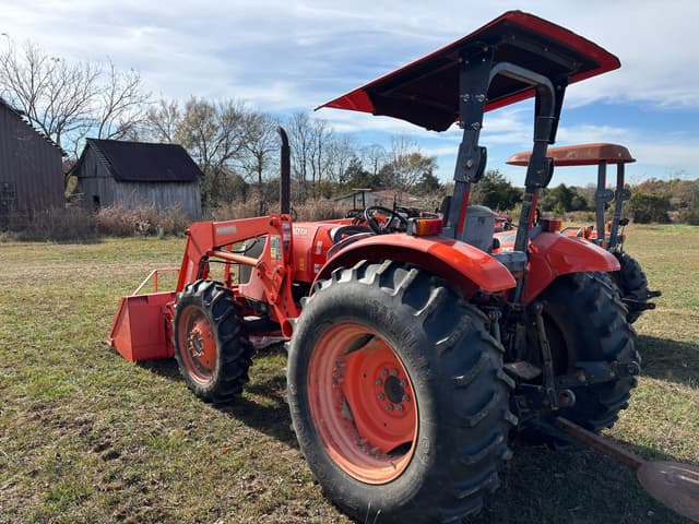 Image of Kubota M7040 equipment image 2
