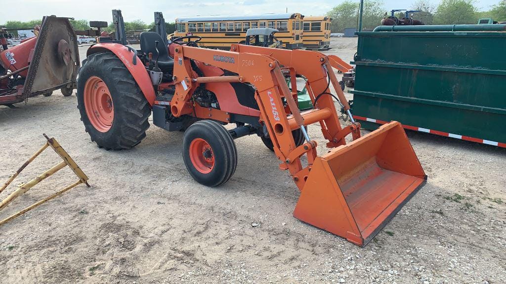 Main image Kubota M7040