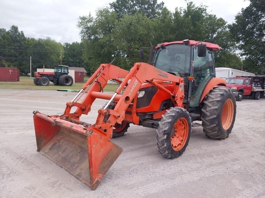 Kubota M7040 Equipment Image0