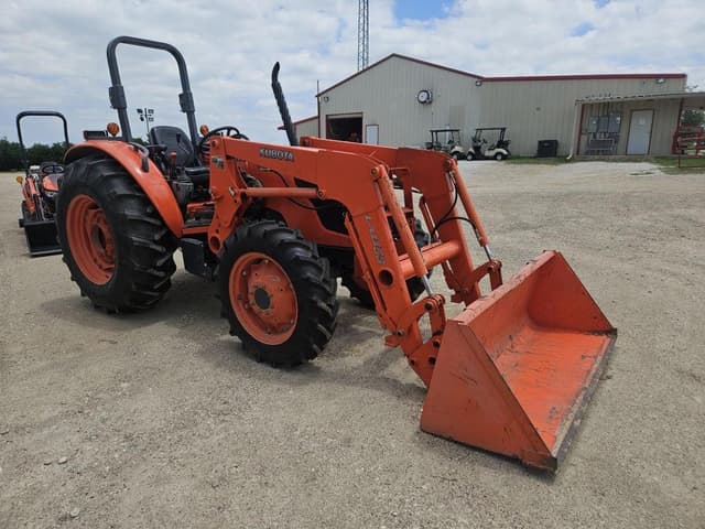 Image of Kubota M7040 equipment image 3