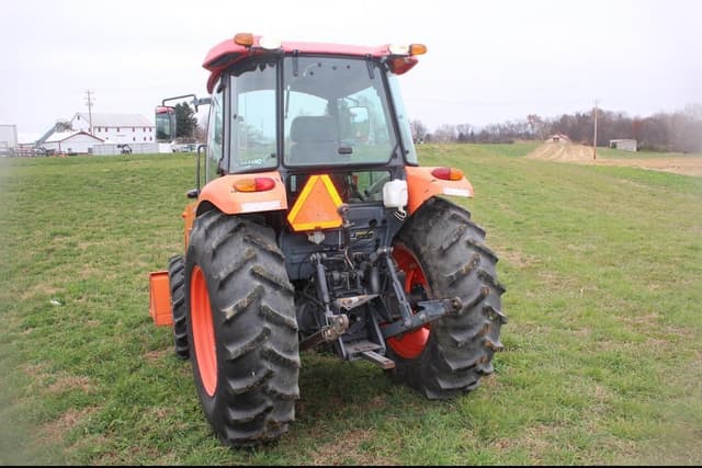 Image of Kubota M7040 equipment image 4
