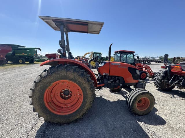 Image of Kubota M7040 equipment image 4