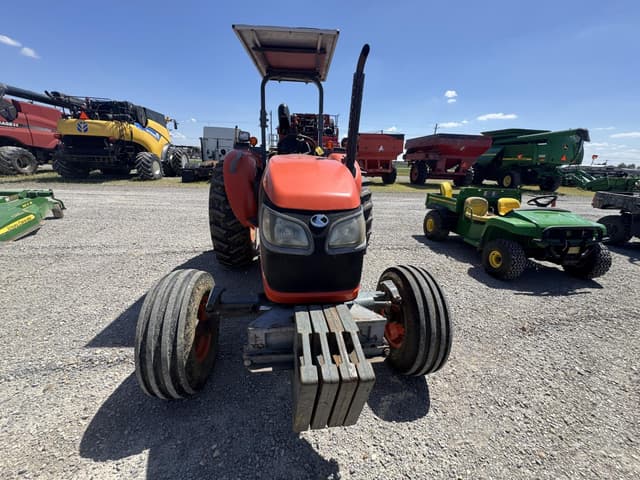Image of Kubota M7040 equipment image 2