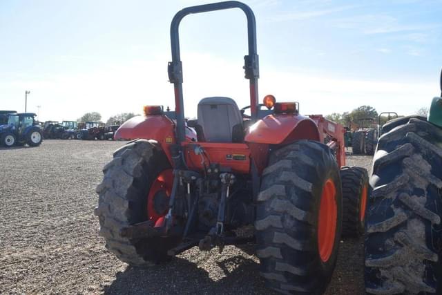 Image of Kubota M7060 equipment image 2