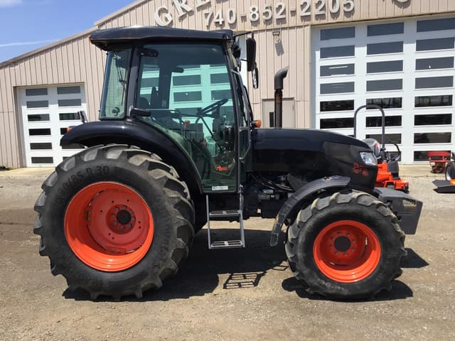 Image of Kubota M7060 equipment image 2