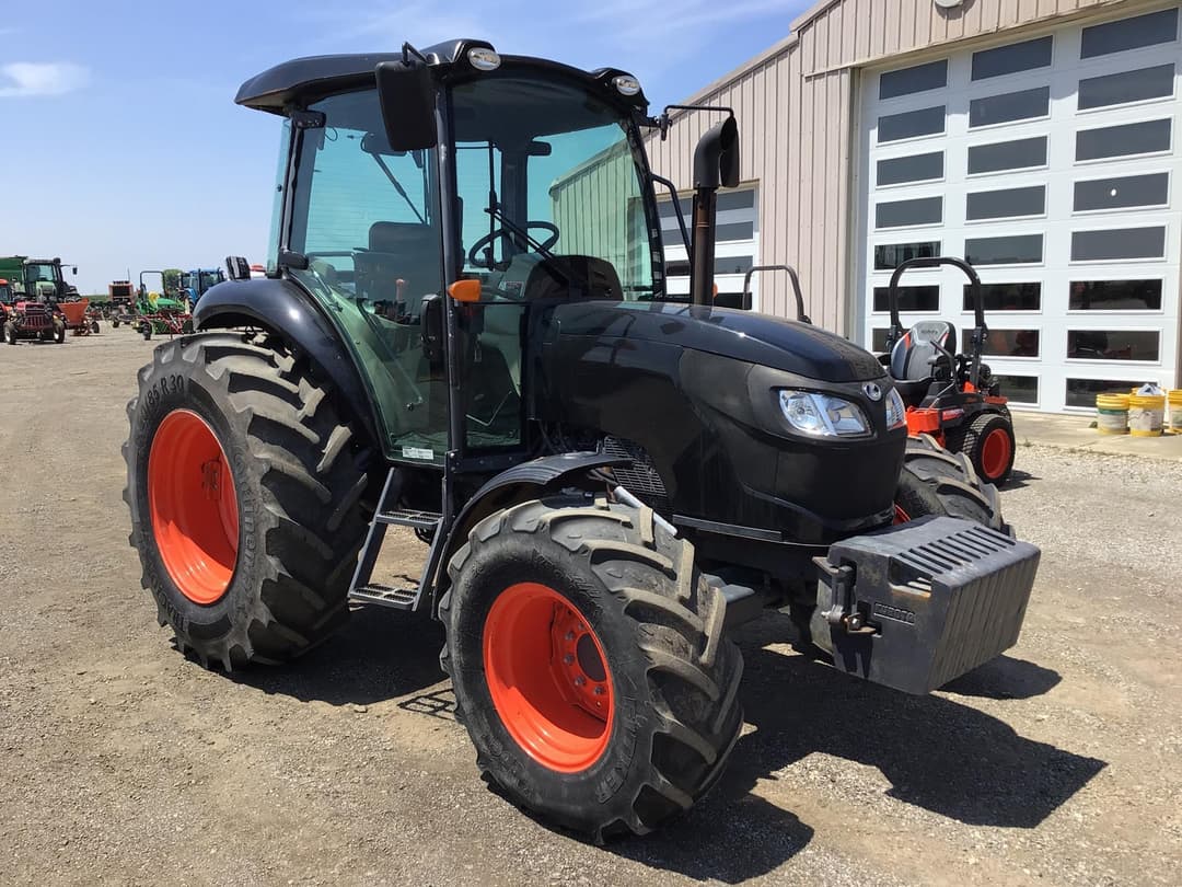 Image of Kubota M7060 Primary image