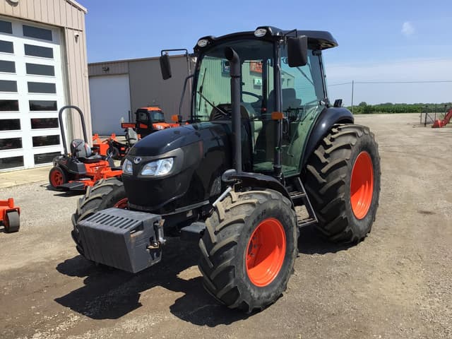 Image of Kubota M7060 equipment image 1