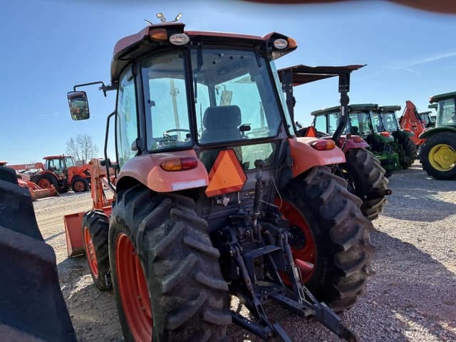 Image of Kubota M7060 equipment image 3