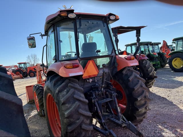 Image of Kubota M7060 equipment image 3