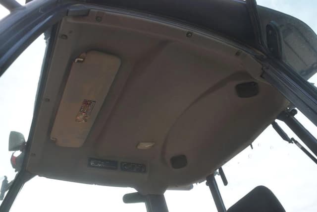 Image of Kubota M7060D equipment image 4