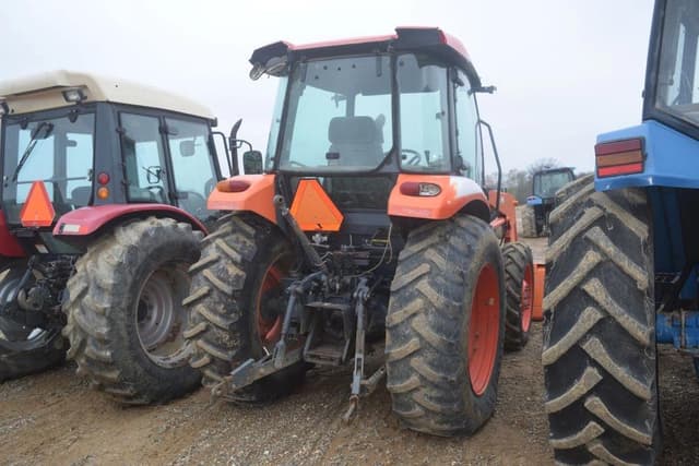 Image of Kubota M7060 equipment image 2
