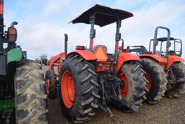 Image of Kubota M7060 equipment image 1