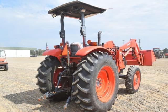 Image of Kubota M7060 equipment image 2
