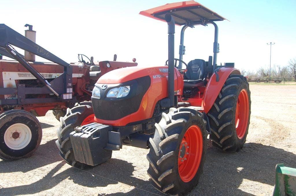 Kubota M7060D Equipment Image0