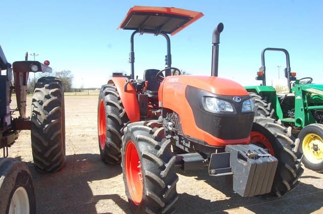 Image of Kubota M7060D equipment image 3
