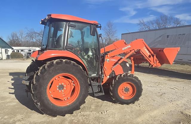 Image of Kubota M7060 equipment image 1