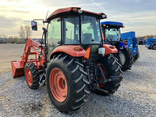 Image of Kubota M7060 equipment image 3